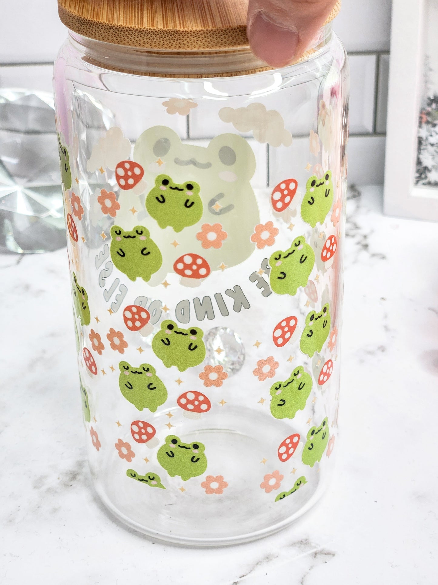 Be Kind Froggie 16 oz libbey glass can