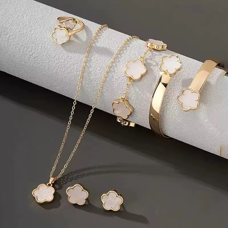Five Clover Jewelry Set RTS
